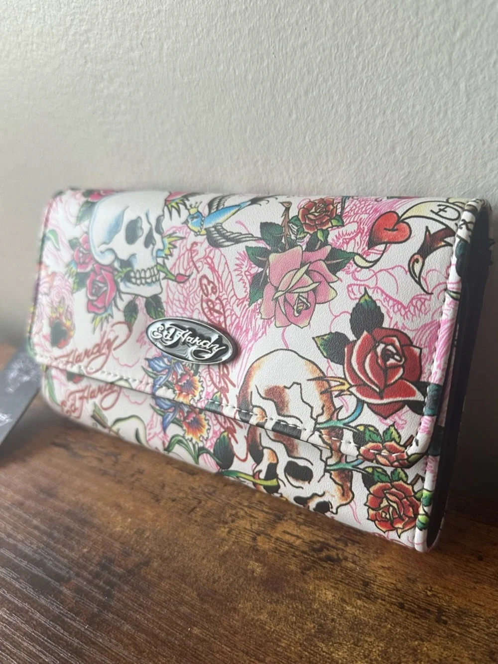 Ed Hardy White & Pink Tattoo-Inspired Skeleton Women’s Long Wallet Fold Out NWT - Picture 2 of 6
